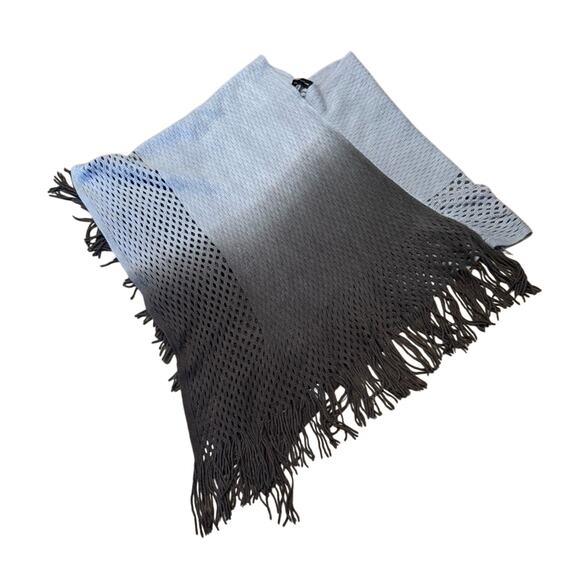 Fashion Fuse Women's Small Grey Poncho fringe Acrylic Gray casual cozy soft boho - Picture 1 of 5